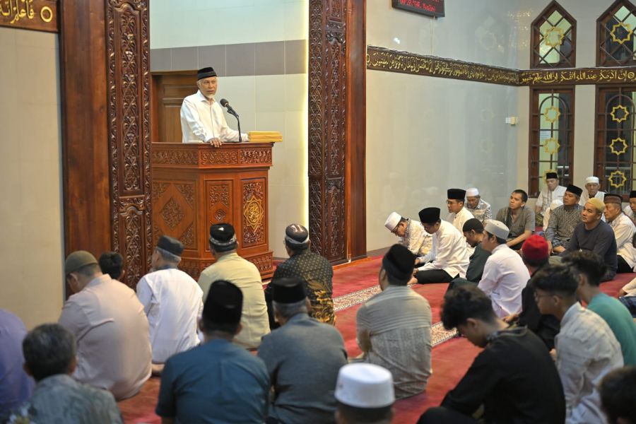 Gubernur Mahyeldi Imbau Para Orang Tua Biasakan Ajak Anak Rutin ke Masjid