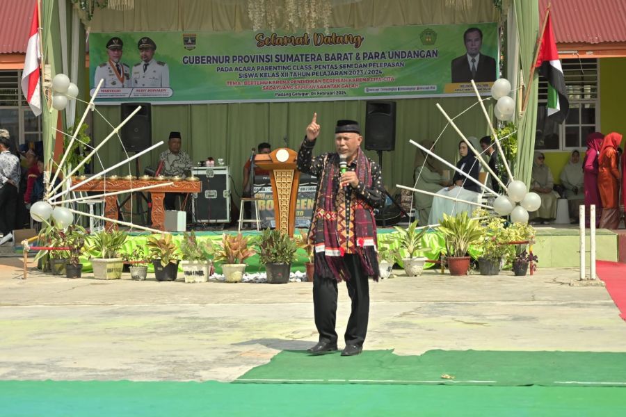 Gubernur Mahyeldi Kunjungi SMA N 1 Padang Gelugur