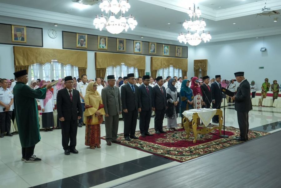 Gubernur Mahyeldi Lantik 11 Orang Pejabat Eselon 2 di Lingkup Pemprov Sumbar