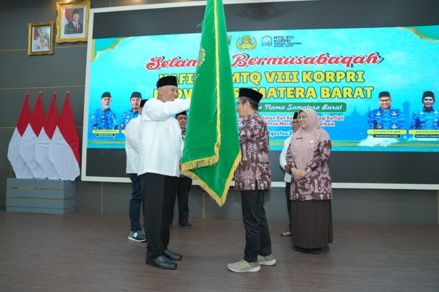 Gubernur Mahyeldi Lepas Kafilah MTQ KORPRI Sumbar, Target Pertahankan Juara Umum Nasional
