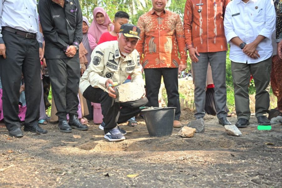 Gubernur Mahyeldi Letakkan Batu Pertama Pembangunan Jembatan Api-Api di Simalanggang