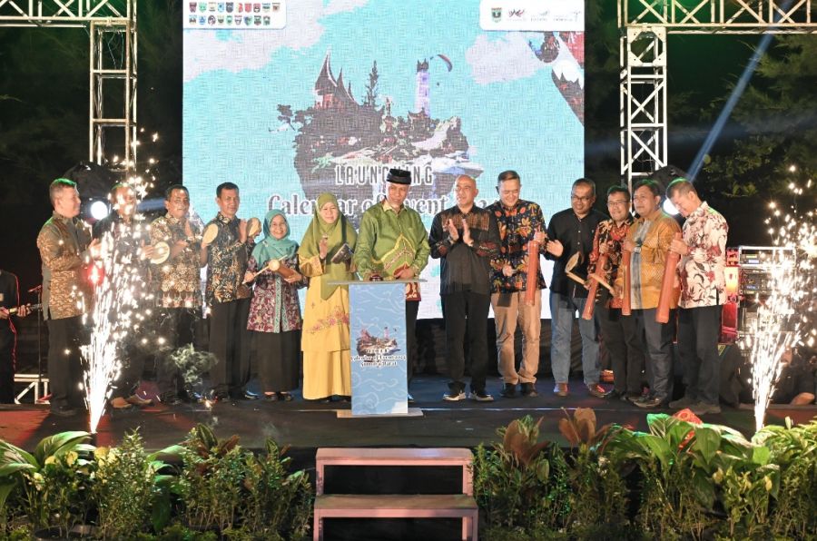 Gubernur Mahyeldi Luncurkan Kalender Iven Pariwisata Sumatera Barat Tahun 2024
