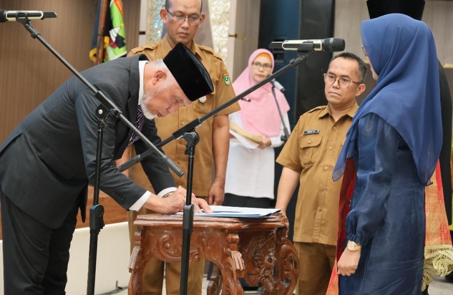 Gubernur Mahyeldi Melantik 87 Kepala Sekolah SMA/SMK/SLB se Sumbar