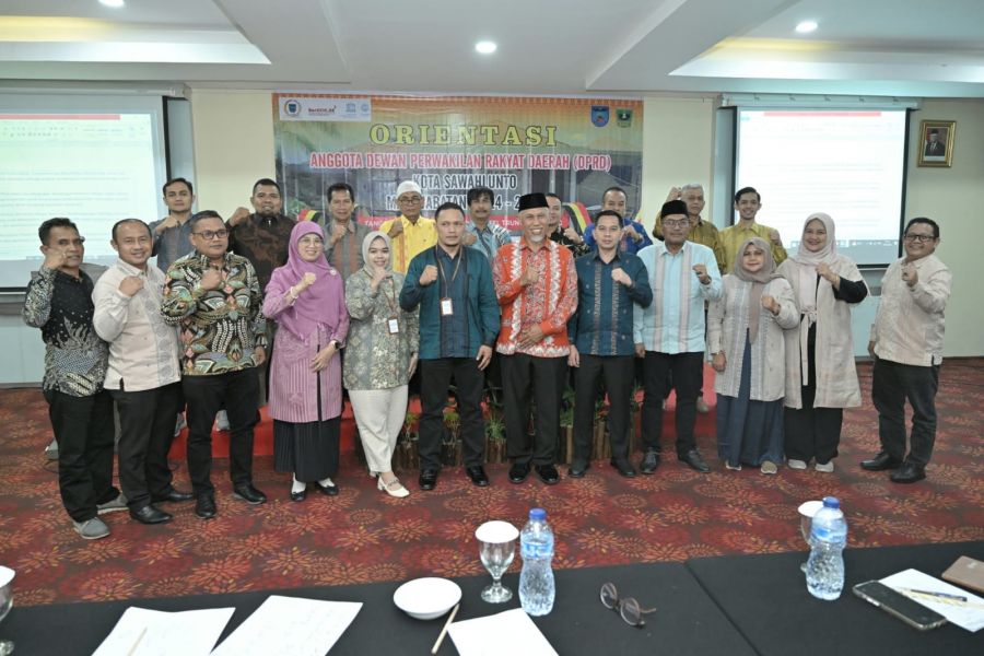 Gubernur Mahyeldi Minta Anggota DPRD Sawahlunto Memacu Pembangunan di Kota Arang