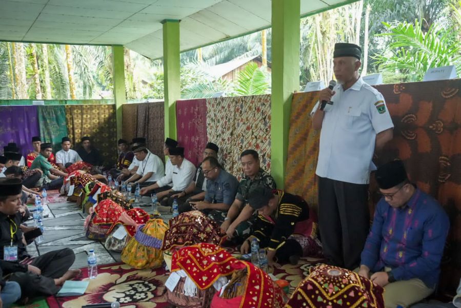 Gubernur Mahyeldi Minta Lestarikan Tradisi Bakaua Adat