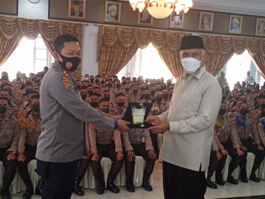 Gubernur Mahyeldi Motivasi Siswa Diktukba Polri SPN Polda Sumbar tentang Pentingnya Persatuan
