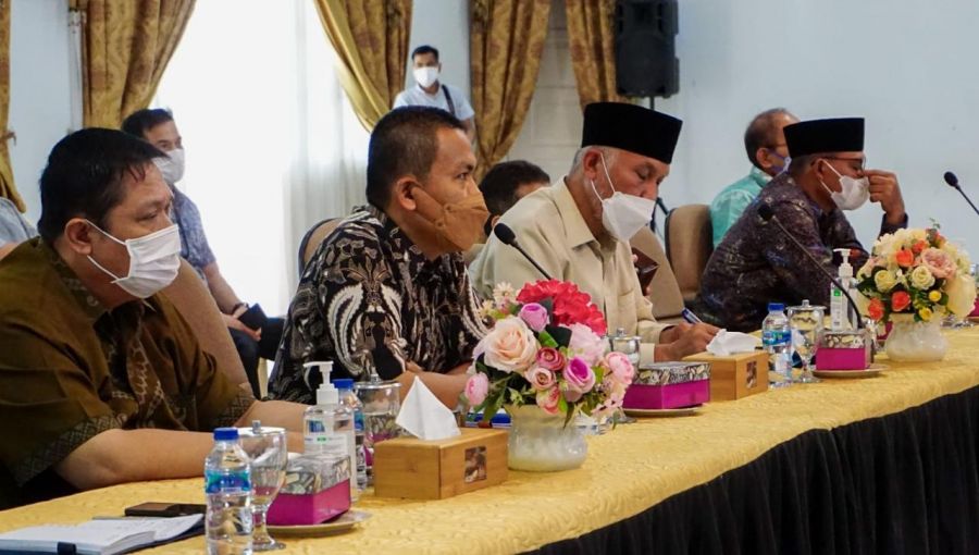 Gubernur Mahyeldi Pimpin Rakor RSUD Se-Sumbar Bahas Penanganan COVID-19