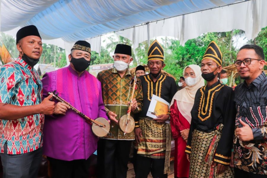 Gubernur Mahyeldi: Rabab/Babiola adalah Kekayaan Budaya, Jangan Sampai Hilang