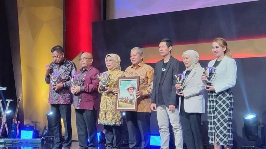 Gubernur Mahyeldi Raih Penghargaan Merdeka Award 2024 Berkat Terobosannya untuk Kemandirian Pangan