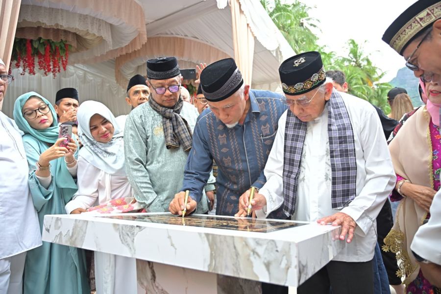 Gubernur Mahyeldi Resmikan Masjid Az Zaimah: Simbol Sinergi Ranah dan Rantau di Nagari Sulit Air