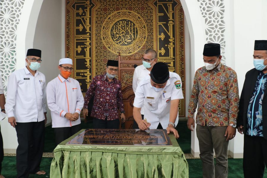 Gubernur Mahyeldi Resmikan Masjid Al Hidayah Kampus IV UM Sumbar Payakumbuh