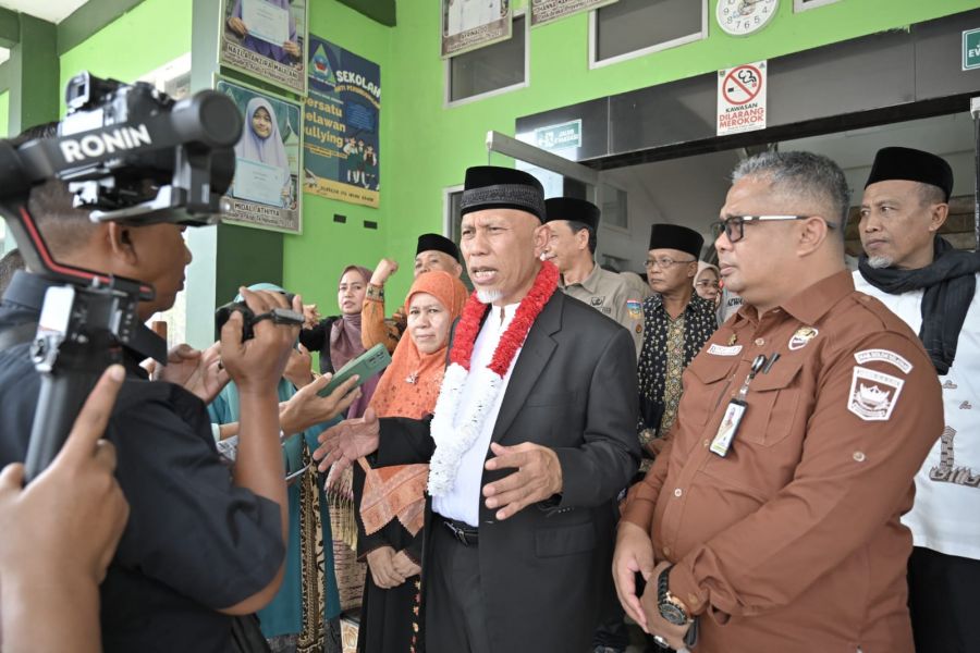Gubernur Mahyeldi Resmikan Pengembangan Sarpras Pendidikan SMA dan SMK di Solok Selatan