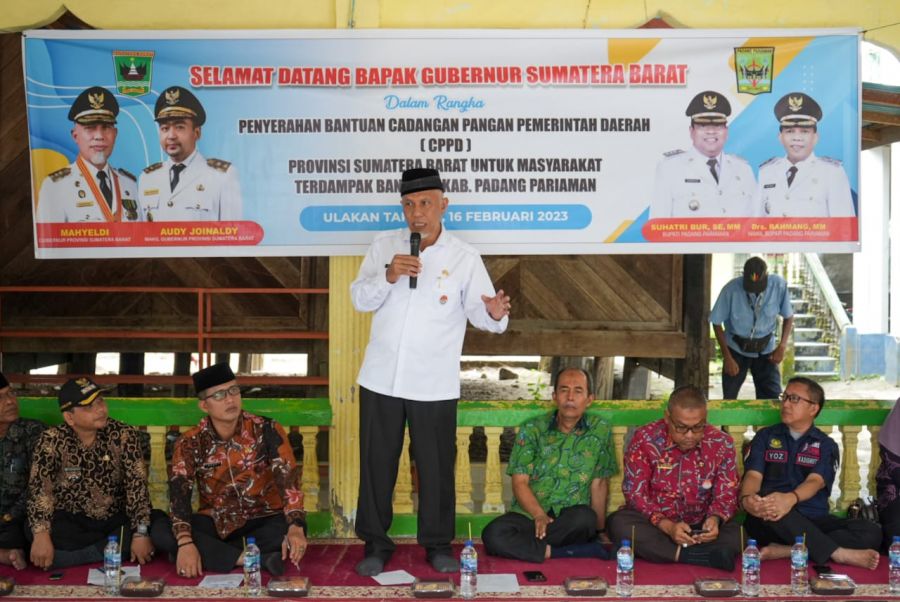 Gubernur Mahyeldi Salurkan 75,8 Ton Beras untuk Bantuan Bagi Masyarakat Terdampak Banjir