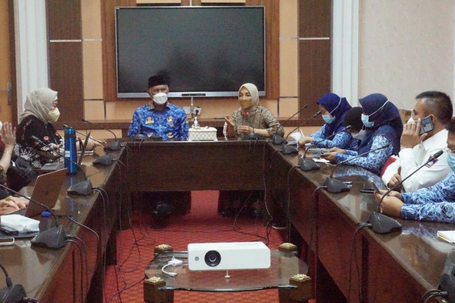 Gubernur Mahyeldi Sambut Baik Keinginan Asobsi, Hadirkan Lembaga Pengelolaan Sampah di Nagari
