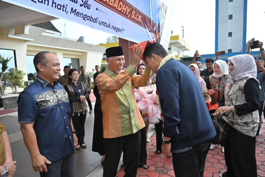 Gubernur Mahyeldi Sambut Kedatangan Kapolda Sumbar Irjen Pol. Djati Wiyoto Abadhy
