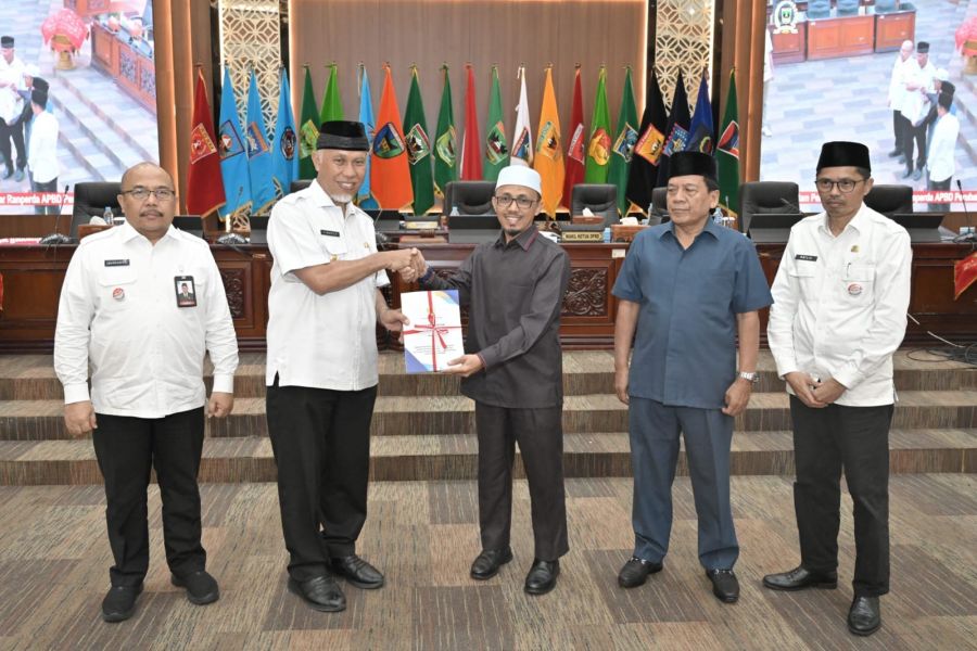 Gubernur Mahyeldi Sampaikan Nota Pengantar Ranperda Perubahan APBD 2024 ke DPRD