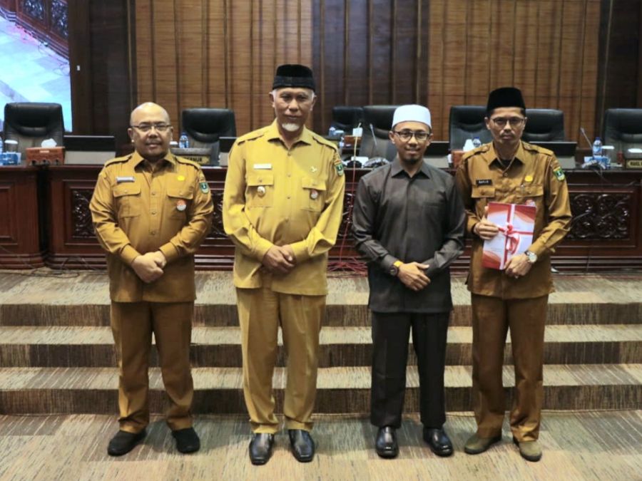 Gubernur Mahyeldi Sampaikan Nota Pengantar Ranperda APBD Sumbar Tahun 2023