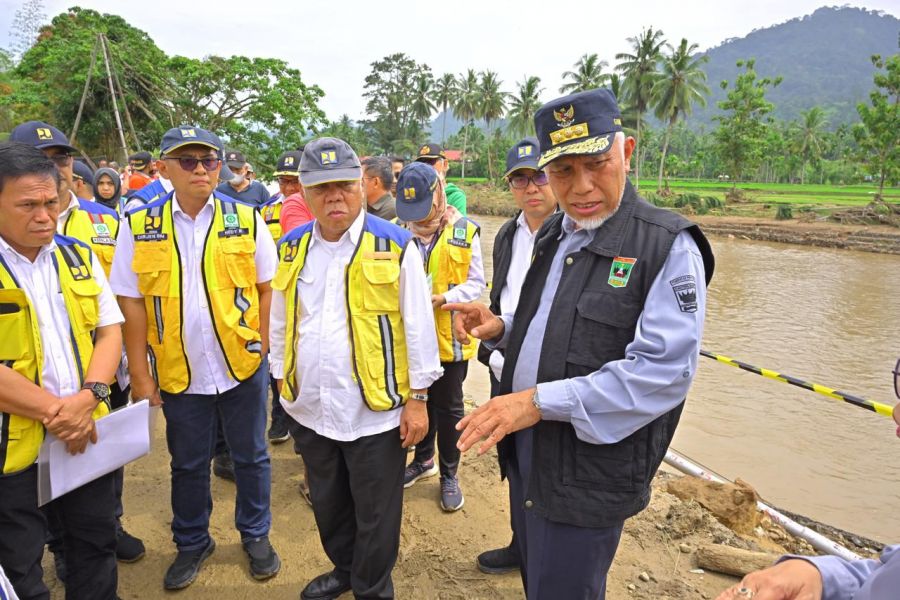 Gubernur Mahyeldi Targetkan Perbaikan Jalan Nasional di Sumbar Tuntas Jelang Masa Mudik Lebaran