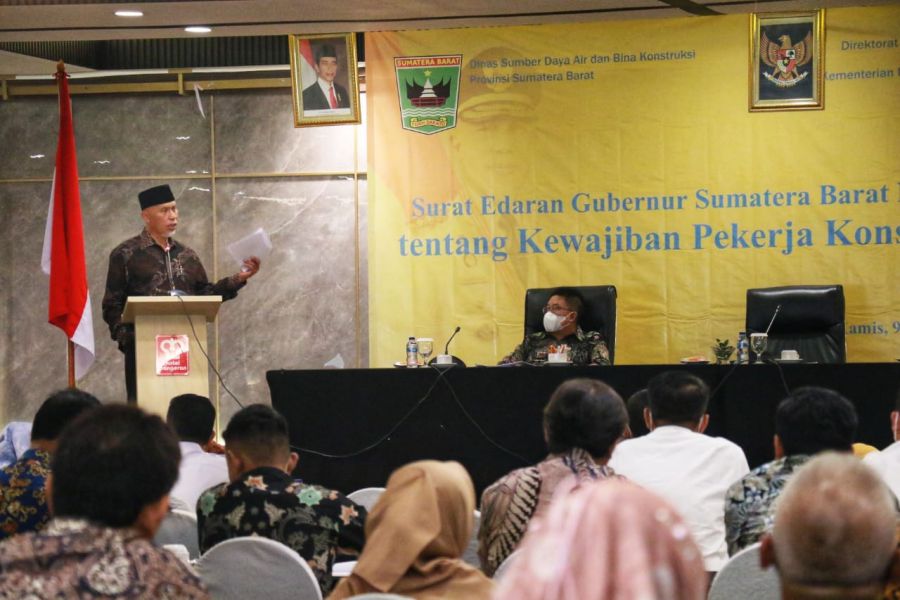 Gubernur Mahyeldi Tegaskan Agar Pekerja Konstruksi di Sumbar Harus Disertifikasi