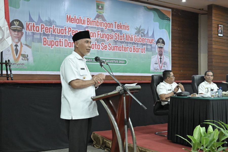 Gubernur Mahyeldi Tegaskan Peran Policy Adviser Kepada Staf Ahli Kepala Daerah