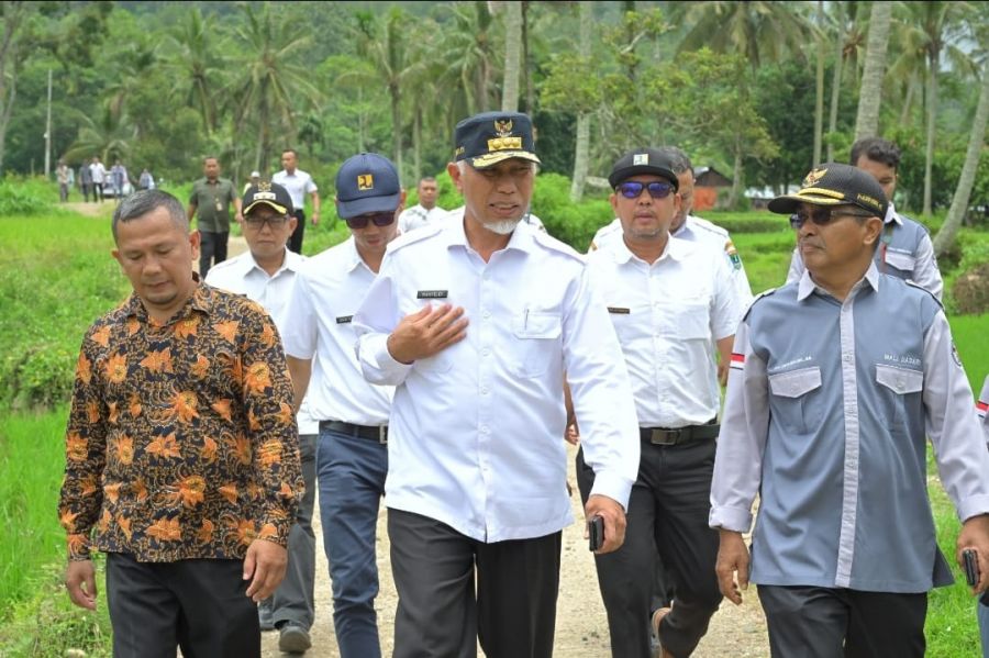 Gubernur Mahyeldi Tinjau Lokasi Rencana Pembangunan Jalan Penghubung Akabiluru - Tilatang Kamang