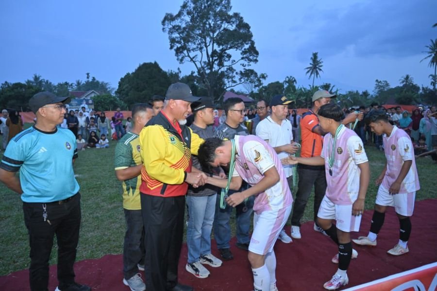 Gubernur Mahyeldi: Turnamen Simalanggang Jadi Fondasi Pembinaan Sepak Bola Sumbar