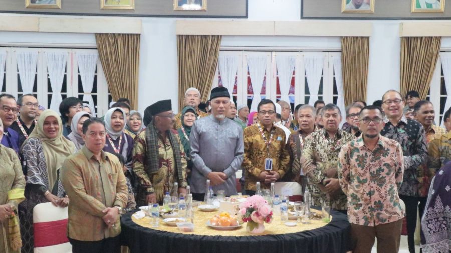 Gubernur Sambut Kedatangan 120 Perantau Sydney