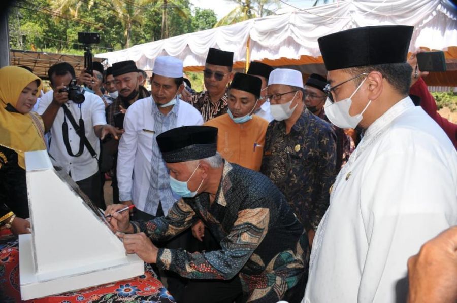 Gubernur Sumbar Ajak Hidupkan Kembali Silek di Setiap Masjid dan Surau