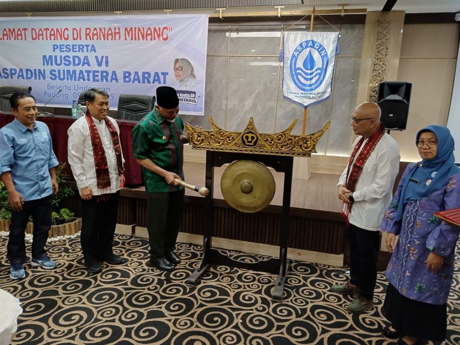 Gubernur Sumbar Buka MUSDA VI ASPADIN Sumbar: Dorong Industri AMDK Ramah Lingkungan & Patuh Regulasi