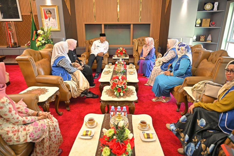 Gubernur Sumbar Gandeng Organisasi IWAPI untuk Perluas Pasar UMKM Lokal