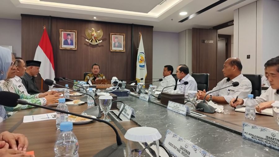 Gubernur Sumbar  Laporkan Dampak Bencana Terhadap Sektor Perikanan Kepada Menteri KKP
