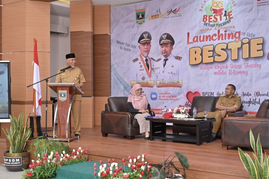 Gubernur Sumbar Launching BESTIE, Ajak ASN Tingkatkan Kompetensi Bahasa Inggris