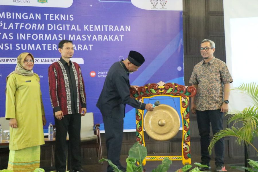 Gubernur Sumbar buka Bimtek Pemanfaatan Platform Digital Bagi Komunitas Informasi Masyarakat