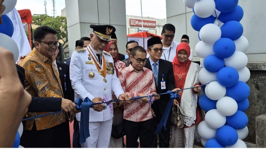 Gubernur Sumbar Resmikan Ruang PPID Bank Nagari, Dorong Keterbukaan Informasi Publik di BUMD
