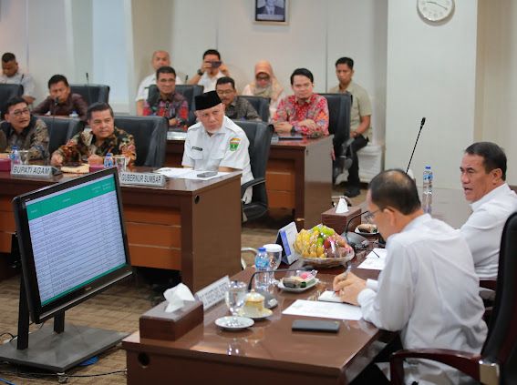 Gubernur Sumbar Terima Bantuan ABT Pertanian dari Kementan, Usulkan Hilirisasi Gambir