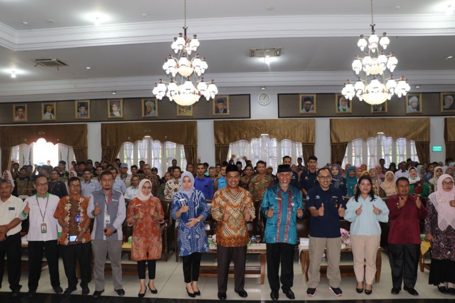 Gubernur Sumbar Wisuda 192 Kelayan UPTD Dinas Sosial Provinsi Sumbar