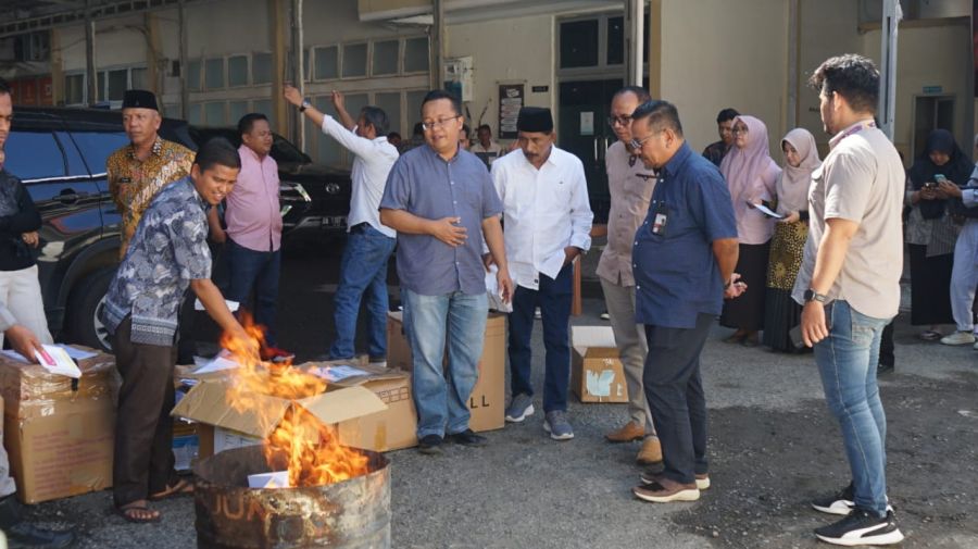 H-1 PSU di Sumbar, Sebanyak 7.363 Kelebihan Surat Suara PSU Dimusnahkan
