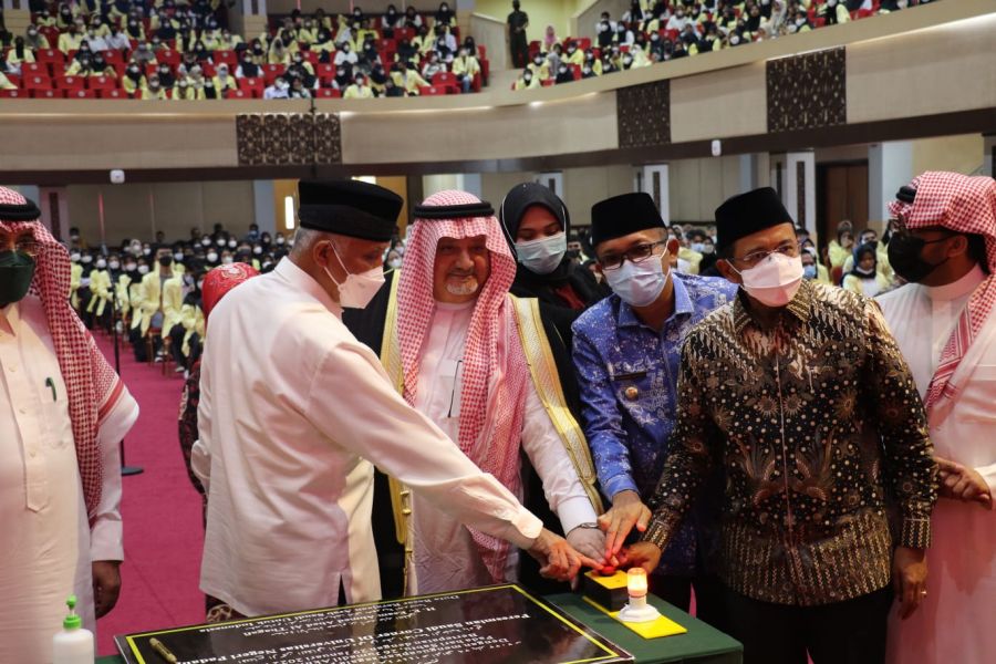 Hadir di Sumbar, Duta Besar Arab Saudi Resmikan Saudi Corner di Universitas Negeri Padang 