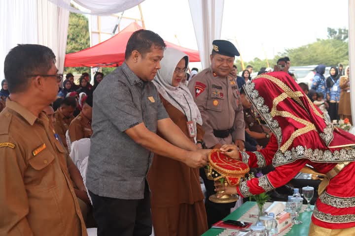 Hadiri Festival Literasi, Ketua DPRD Kabupaten Dharmasraya Berharap Generasi Muda Gemar Membaca