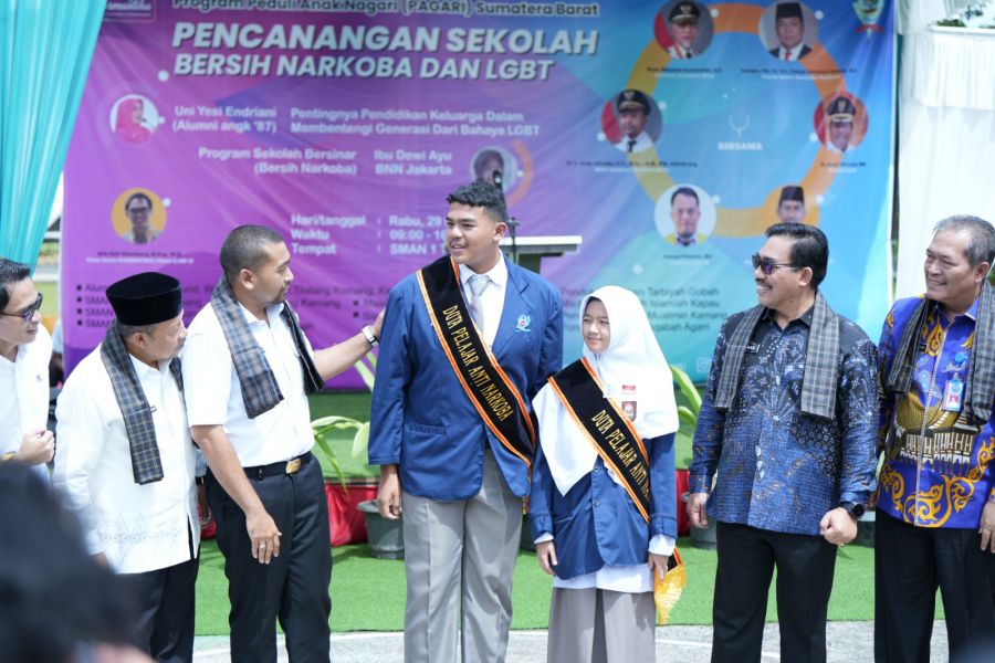 Hadiri Kegiatan Sekolah Bersinar di Agam, Wagub Audy Ingatkan Bahaya Narkoba dan LGBT