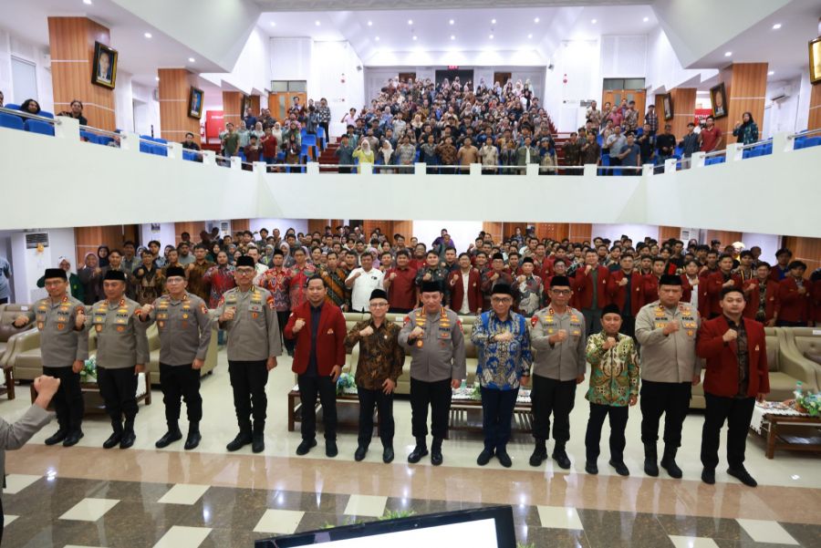 Hadiri Penutupan Pleno Hima Persis, Kapolri: Mari Jaga Keberagaman Untuk Wujudkan Indonesia Emas