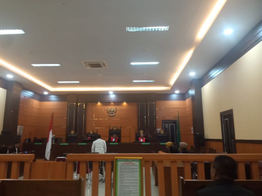 Hakim Vonis Bebas Terdakwa Tipikor Masjid Agung Solsel