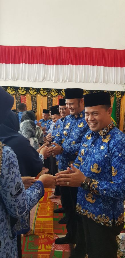 Halal Bihalal, Bupati dan Wabup Sijunjung Beri Senyum ke ASN Tanda Maaf Memaafkan Jelang Ramadhan