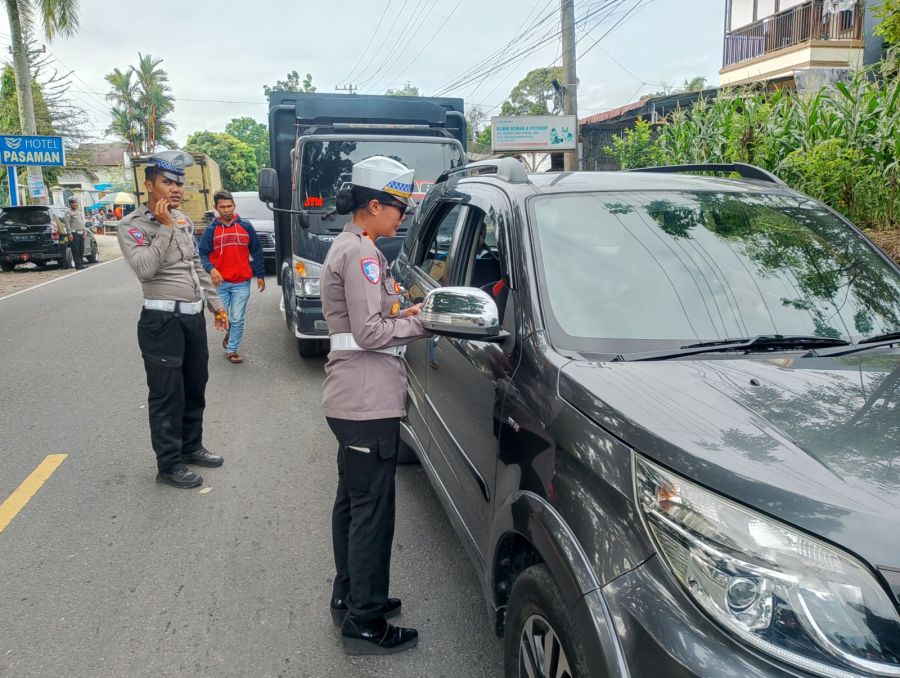 Hari Kedua, Satlantas Polres Pasbar Intensifkan Edukasi & Pendidikan Pelanggaran Lalu Lintas