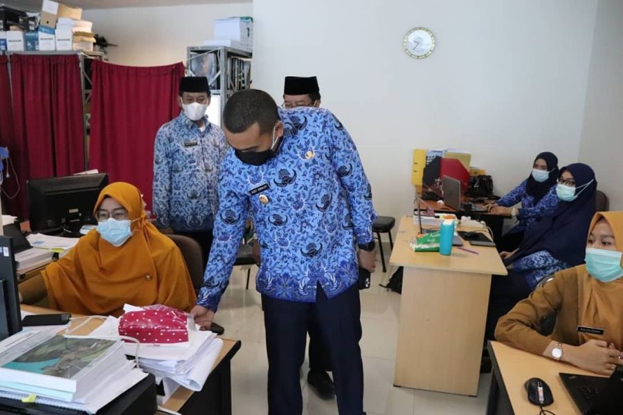 Hari Pertama Kerja Pasca Libur Idul Fitri, Wagub Audy Joinaldy Sidak Kehadiran ASN ke Sejumlah OPD