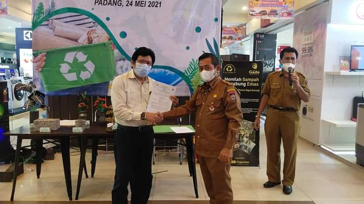 Hebat! Produk Daur Ulang di Padang Masuk Mal dan Swalayan