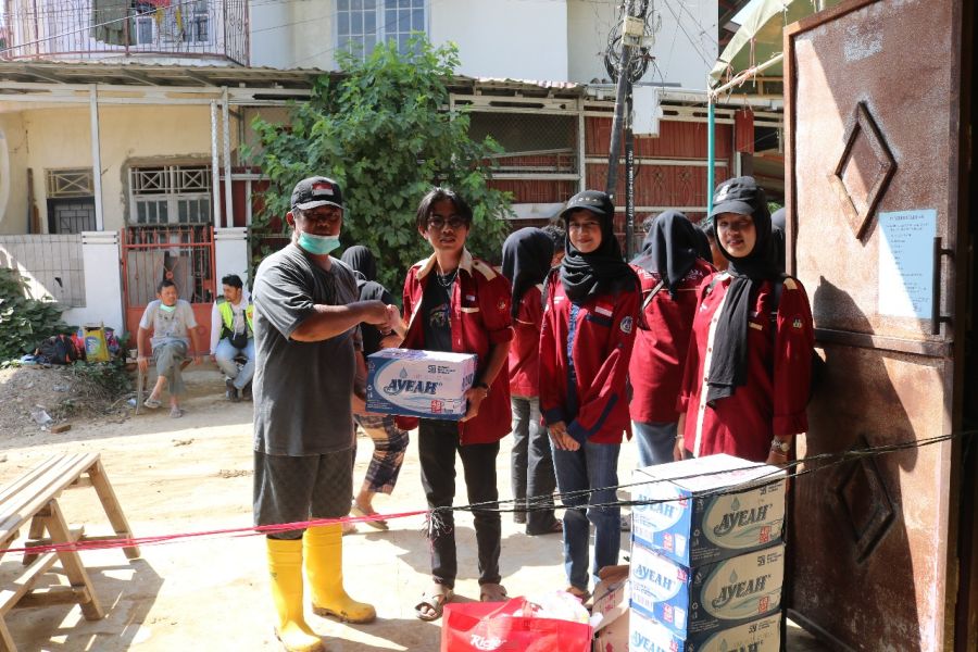 HMD PKnH UNP Salurkan Donasi untuk Masyarakat Terdampak Bencana Alam