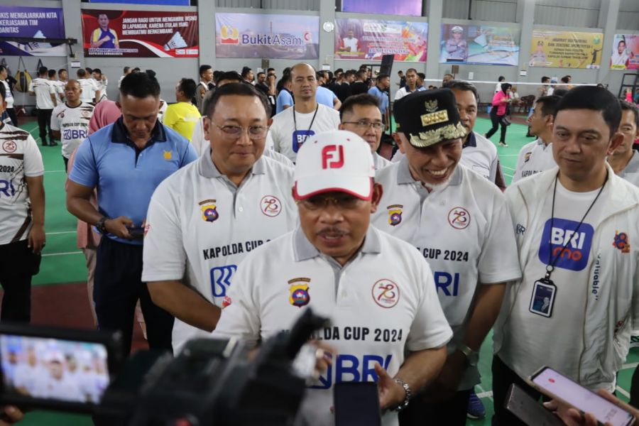 HUT Bhayangkara ke-78, Kapolda Sumbar buka Kejuaraan Bulu Tangkis Kapolda CUP 2024