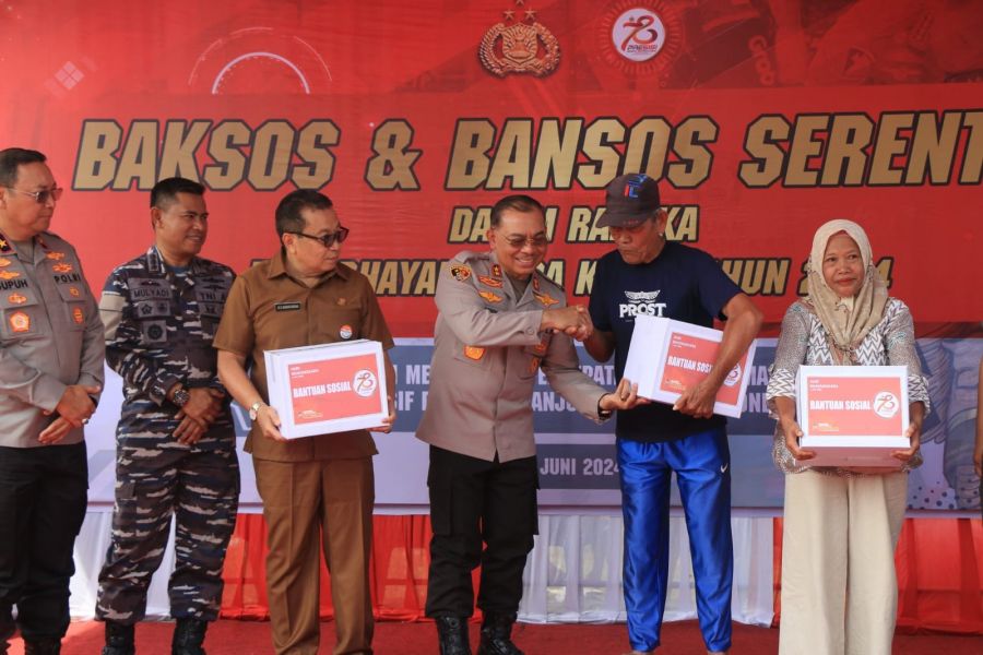 HUT Bhayangkara ke-78, Polda Sumbar Salurkan Bansos untuk Masyarakat