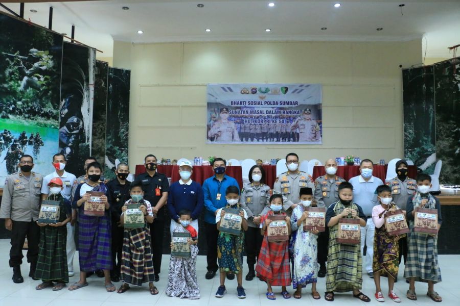 HUT Korpri ke 50, Polda Sumbar gelar Khitanan Massal